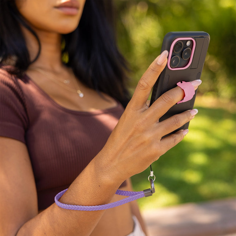 Finger Loop vs PopSocket: Why Built-In Beats Stick-On